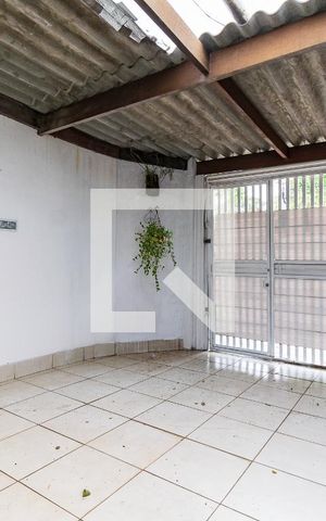 Casa à venda com 180m², 2 quartos e 2 vagas Casa à venda com 180m², 2 quartos e 2 vagasGaragem
