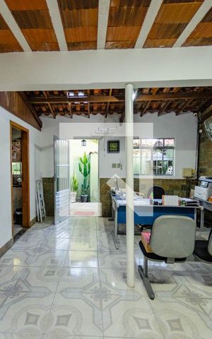 Casa à venda com 450m², 3 quartos e 5 vagas Casa à venda com 450m², 3 quartos e 5 vagasCasa 2