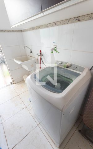 Casa de condomínio à venda com 264m², 3 quartos e 4 vagas Casa de condomínio à venda com 264m², 3 quartos e 4 vagasÁrea de Serviço
