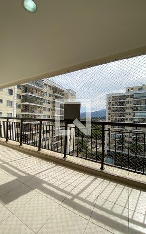 Apartamento à venda com 85m², 3 quartos e 2 vagas Apartamento à venda com 85m², 3 quartos e 2 vagasVaranda
