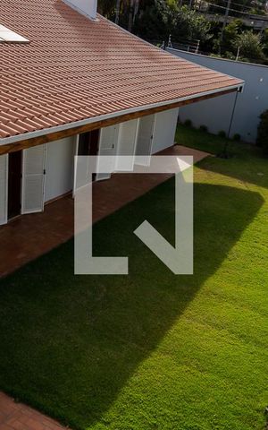 Casa para alugar com 411m², 4 quartos e 5 vagas Casa para alugar com 411m², 4 quartos e 5 vagasPiso Superior - Vista fundos da Casa