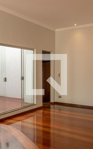 Casa para alugar com 411m², 4 quartos e 5 vagas Casa para alugar com 411m², 4 quartos e 5 vagasSala
