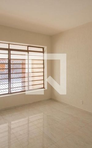 Casa para alugar com 150m², 2 quartos e 2 vagasSala