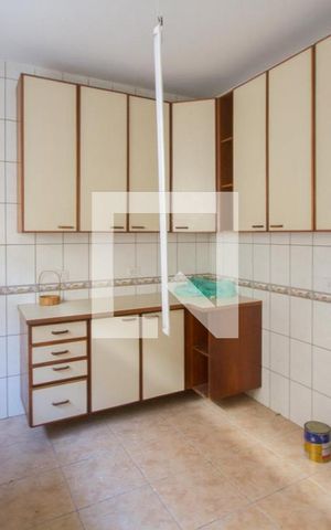Casa para alugar com 150m², 2 quartos e 2 vagasCozinha
