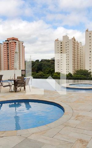 Apartamento para alugar com 86m², 3 quartos e 2 vagas Apartamento para alugar com 86m², 3 quartos e 2 vagasÁrea comum - Piscina