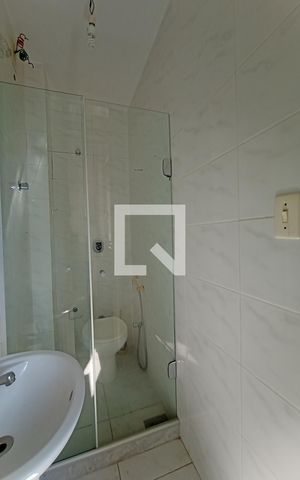 Apartamento para alugar com 83m², 3 quartos e 2 vagas Apartamento para alugar com 83m², 3 quartos e 2 vagasBanheiro de Serviço