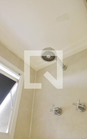 Apartamento para alugar com 86m², 2 quartos e 2 vagasChuveiro