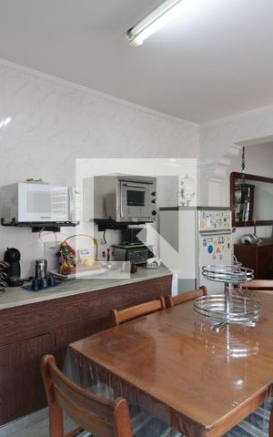 Casa à venda com 220m², 3 quartos e 2 vagasCozinha 