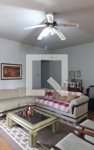Casa à venda com 220m², 3 quartos e 2 vagasSala de TV