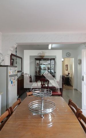 Casa à venda com 220m², 3 quartos e 2 vagasCozinha 
