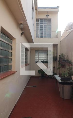 Casa à venda com 220m², 3 quartos e 2 vagasQuintal