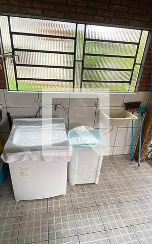 Casa à venda com 81m², 2 quartos e 1 vagaLavanderia