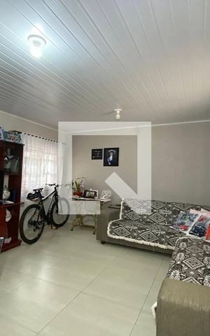 Casa à venda com 81m², 2 quartos e 1 vagaSala