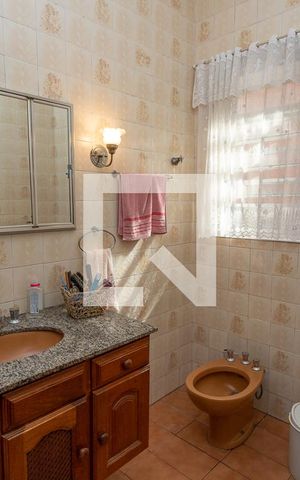 Casa à venda com 480m², 5 quartos e 10 vagas Casa à venda com 480m², 5 quartos e 10 vagasBanheiro