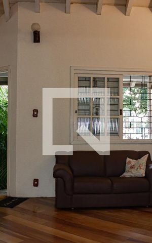Casa à venda com 216m², 3 quartos e 2 vagas Casa à venda com 216m², 3 quartos e 2 vagasSala 1