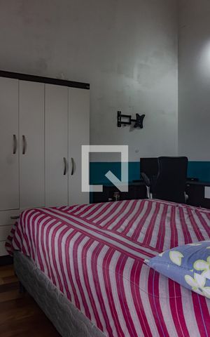 Casa à venda com 216m², 3 quartos e 2 vagas Casa à venda com 216m², 3 quartos e 2 vagasQuarto 2