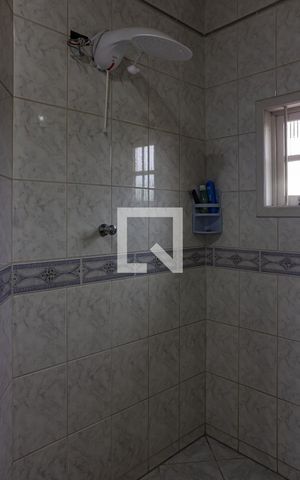Casa à venda com 216m², 3 quartos e 2 vagas Casa à venda com 216m², 3 quartos e 2 vagasBanheiro da Suíte