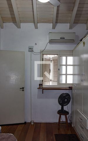 Casa à venda com 216m², 3 quartos e 2 vagas Casa à venda com 216m², 3 quartos e 2 vagasQuarto 3