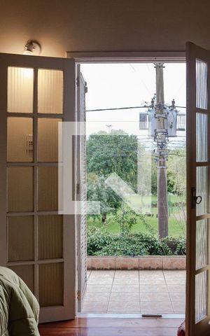 Casa à venda com 216m², 3 quartos e 2 vagas Casa à venda com 216m², 3 quartos e 2 vagasSacada