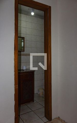 Casa à venda com 216m², 3 quartos e 2 vagas Casa à venda com 216m², 3 quartos e 2 vagasLavabo
