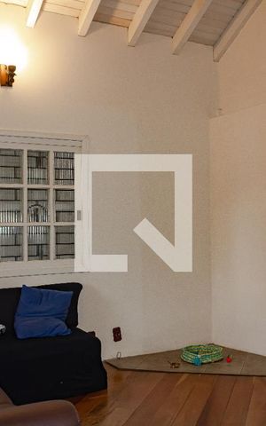 Casa à venda com 216m², 3 quartos e 2 vagas Casa à venda com 216m², 3 quartos e 2 vagasSala 1