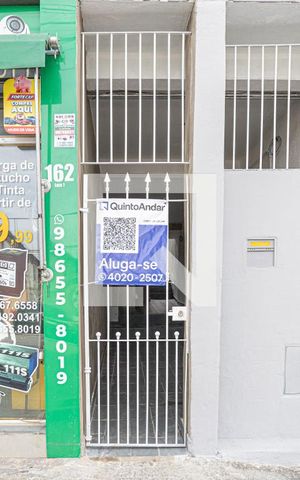 Studio para alugar com 25m², 1 quarto e sem vaga Studio para alugar com 25m², 1 quarto e sem vagaFachada