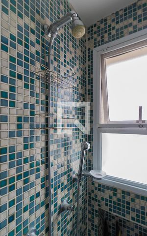 Apartamento para alugar com 52m², 2 quartos e 1 vaga Apartamento para alugar com 52m², 2 quartos e 1 vagaBanheiro social