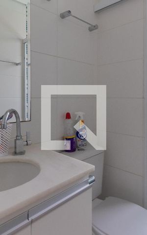 Apartamento para alugar com 52m², 2 quartos e 1 vaga Apartamento para alugar com 52m², 2 quartos e 1 vagaBanheiro social