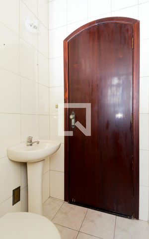 Casa à venda com 184m², 4 quartos e 2 vagasBanheiro Social