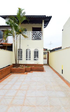 Casa à venda com 184m², 4 quartos e 2 vagasGaragem