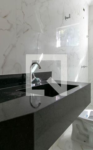 Casa à venda com 120m², 3 quartos e 3 vagas Casa à venda com 120m², 3 quartos e 3 vagasBanheiro Social
