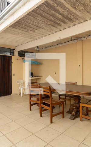 Casa à venda com 150m², 2 quartos e 2 vagas Casa à venda com 150m², 2 quartos e 2 vagasQuintal