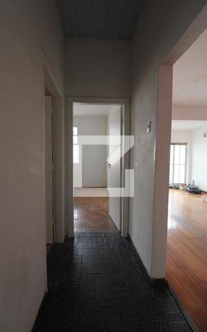 Casa à venda com 78m², 2 quartos e 1 vagaCorredor