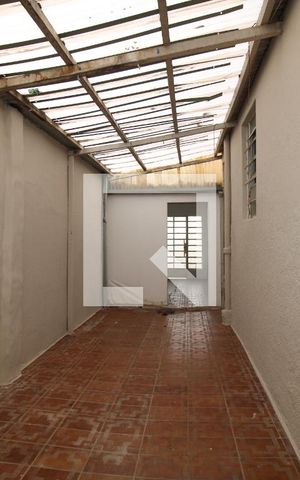 Casa à venda com 78m², 2 quartos e 1 vagaÁrea de Serviço