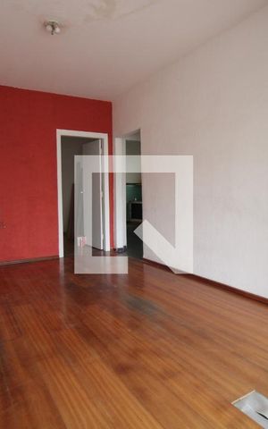 Casa à venda com 78m², 2 quartos e 1 vagaSala