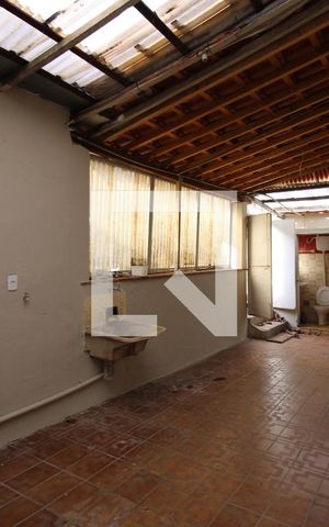 Casa à venda com 78m², 2 quartos e 1 vagaÁrea de Serviço