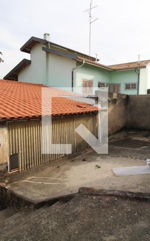 Casa à venda com 78m², 2 quartos e 1 vagaQuintal