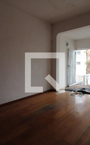 Casa à venda com 78m², 2 quartos e 1 vagaSala