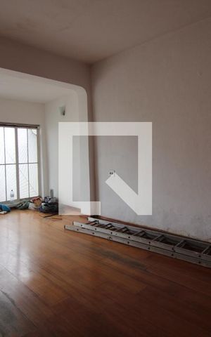 Casa à venda com 78m², 2 quartos e 1 vagaSala