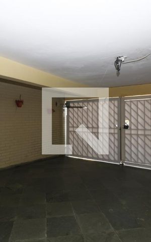 Casa à venda com 140m², 4 quartos e 2 vagasGaragem
