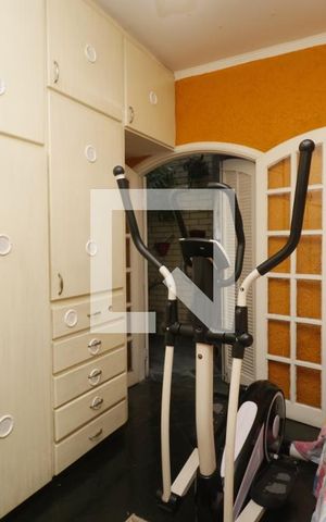 Casa à venda com 140m², 4 quartos e 2 vagasQuarto 2 - suíte