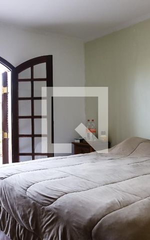 Casa à venda com 215m², 5 quartos e 2 vagas Casa à venda com 215m², 5 quartos e 2 vagasSuite