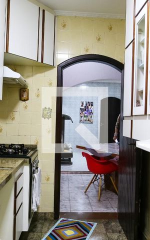 Casa à venda com 215m², 5 quartos e 2 vagas Casa à venda com 215m², 5 quartos e 2 vagasCozinha