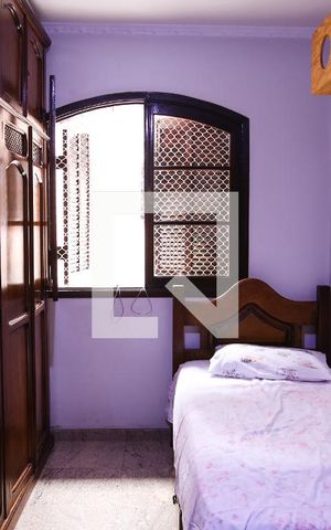 Casa à venda com 215m², 5 quartos e 2 vagas Casa à venda com 215m², 5 quartos e 2 vagasQuarto 2