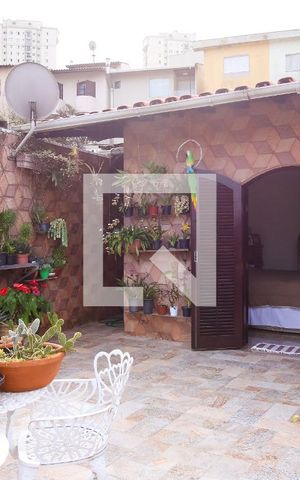 Casa à venda com 215m², 5 quartos e 2 vagas Casa à venda com 215m², 5 quartos e 2 vagasVaranda da Suite