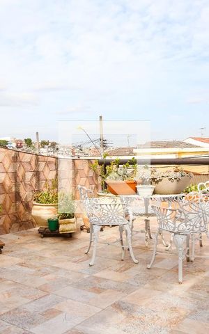 Casa à venda com 215m², 5 quartos e 2 vagas Casa à venda com 215m², 5 quartos e 2 vagasVaranda da Suite