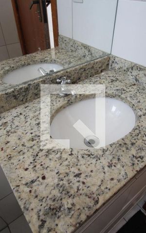 Apartamento para alugar com 63m², 2 quartos e 1 vagaBanheiro social
