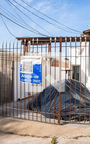 Casa para alugar com 71m², 2 quartos e 1 vaga Casa para alugar com 71m², 2 quartos e 1 vagaFachada