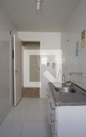 Apartamento para alugar com 58m², 2 quartos e 2 vagas Apartamento para alugar com 58m², 2 quartos e 2 vagasCozinha e Área de Serviço