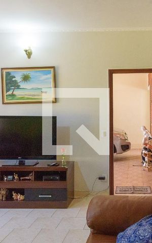 Casa à venda com 164m², 3 quartos e 3 vagas Casa à venda com 164m², 3 quartos e 3 vagasSala